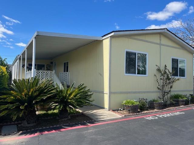 Detail Gallery Image 3 of 53 For 1541 Panthers Ln 13, Modesto,  CA 95355 - 4 Beds | 2 Baths