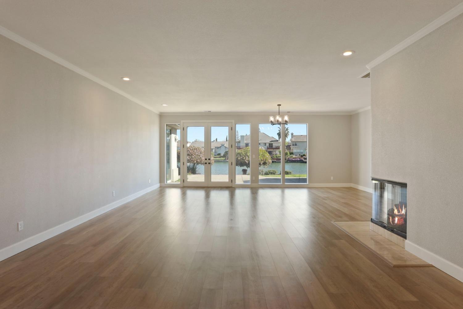 Detail Gallery Image 8 of 75 For 4829 Bridgewater Cir, Stockton,  CA 95219 - 3 Beds | 3 Baths