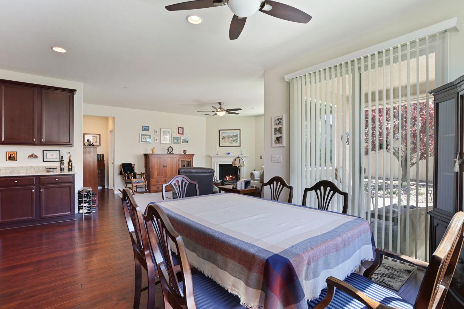 Detail Gallery Image 17 of 70 For 1588 Arbor Brook Dr, Manteca,  CA 95336 - 3 Beds | 2 Baths