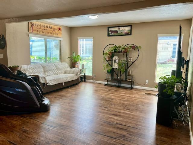 Detail Gallery Image 5 of 53 For 1541 Panthers Ln 13, Modesto,  CA 95355 - 4 Beds | 2 Baths