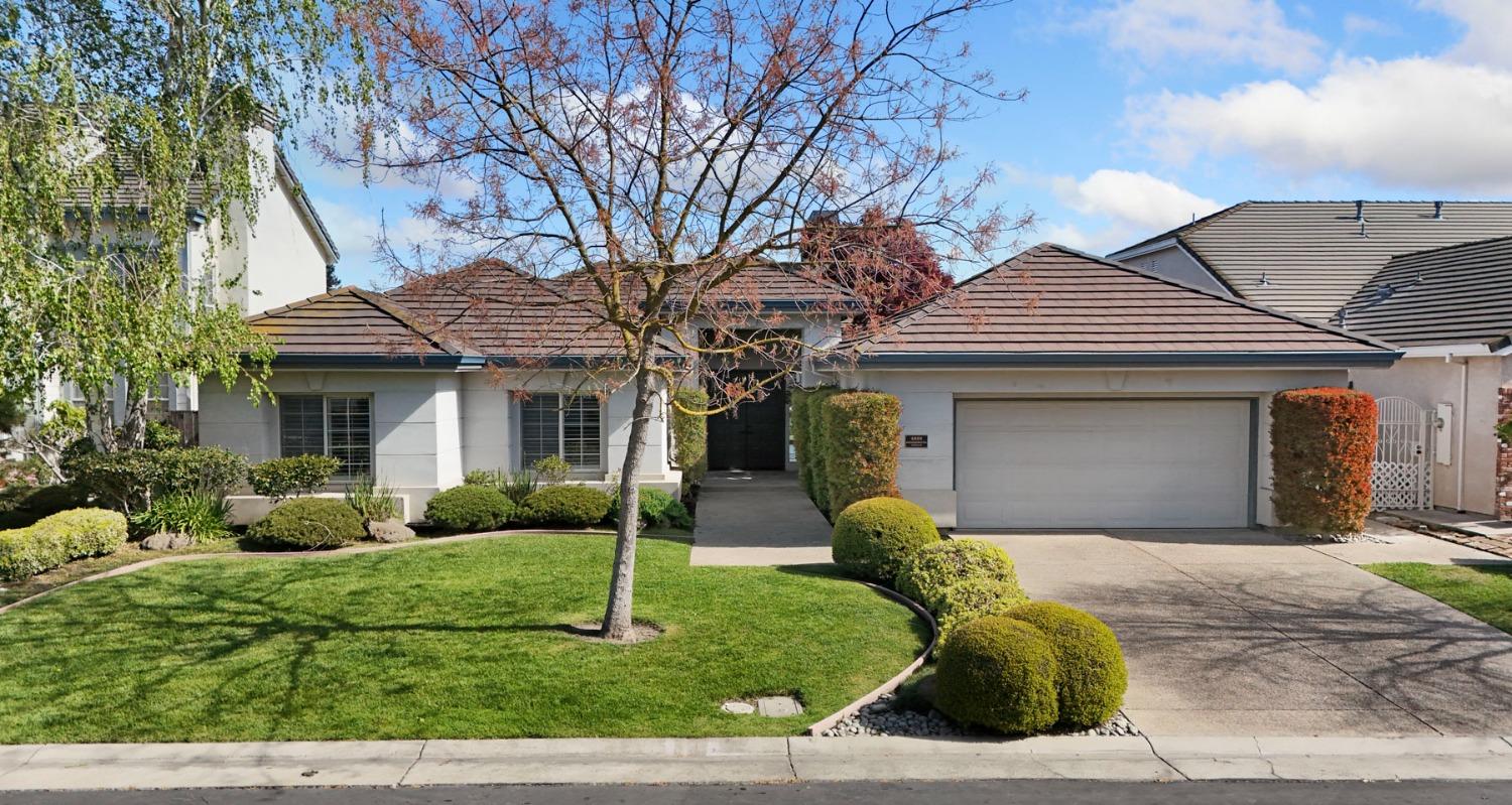 Detail Gallery Image 2 of 75 For 4829 Bridgewater Cir, Stockton,  CA 95219 - 3 Beds | 3 Baths