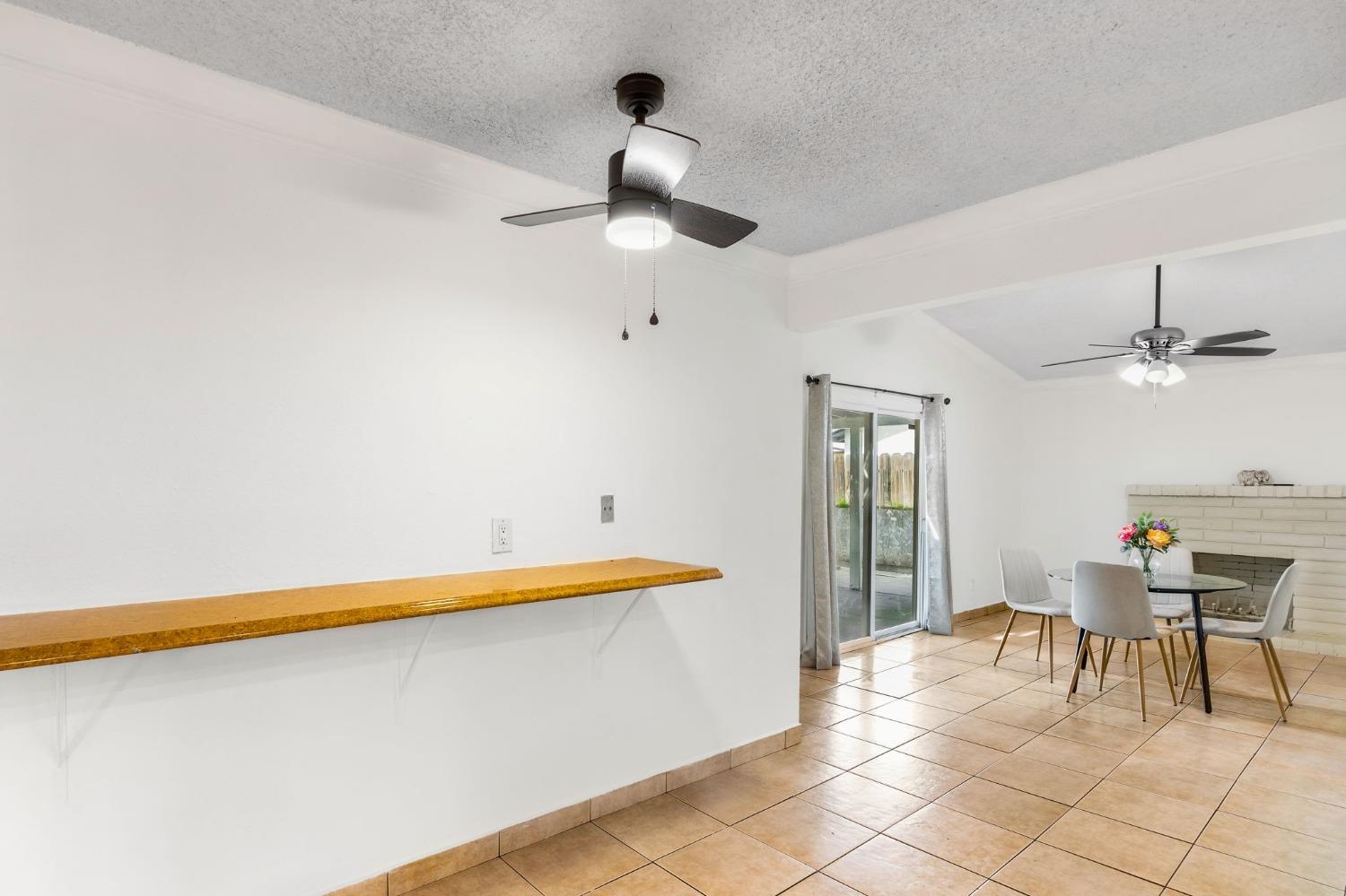 Detail Gallery Image 15 of 38 For 2210 Valmora Dr, Stockton,  CA 95210 - 3 Beds | 2 Baths