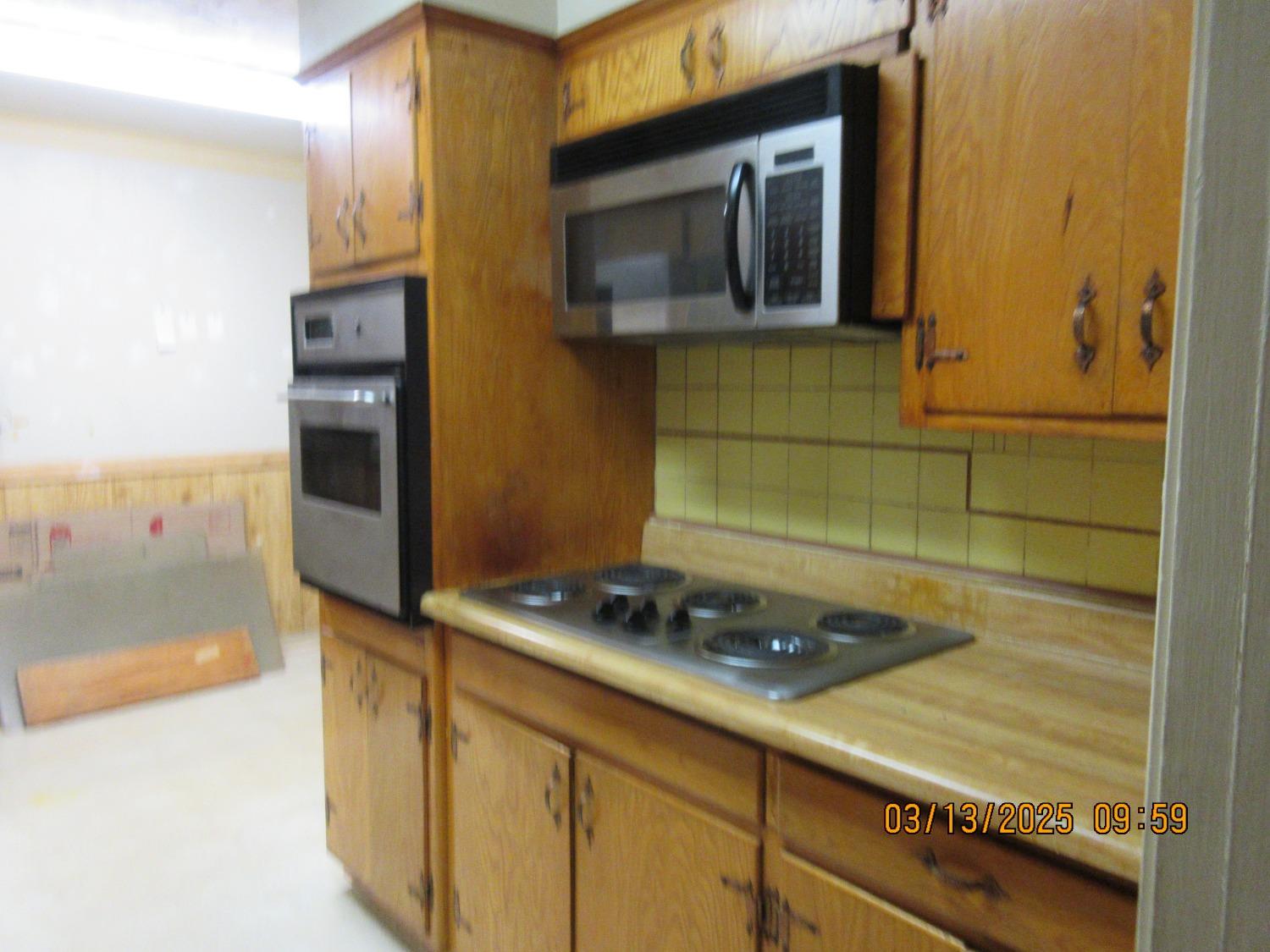 E Cromwell Way, Sacramento, California image 7