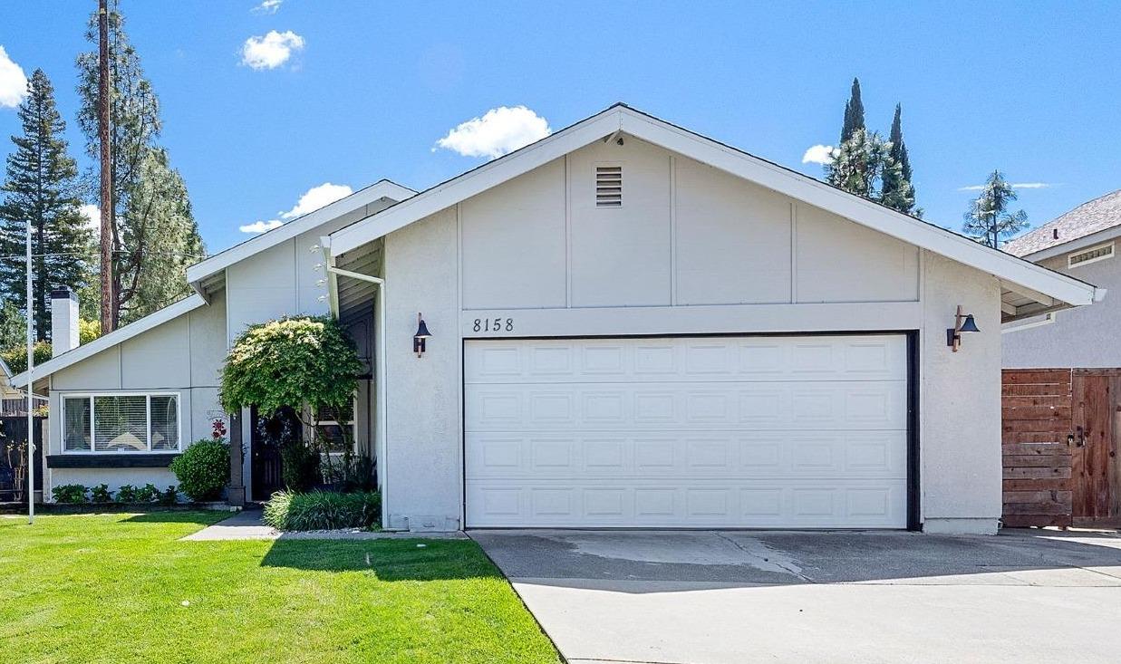 Detail Gallery Image 1 of 30 For 8158 Sundance Dr, Orangevale,  CA 95662 - 3 Beds | 2 Baths