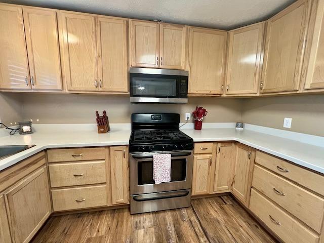 Detail Gallery Image 11 of 53 For 1541 Panthers Ln 13, Modesto,  CA 95355 - 4 Beds | 2 Baths