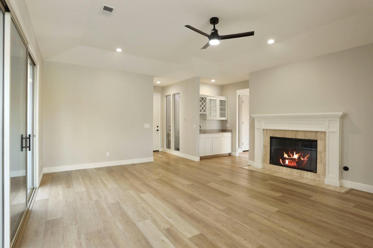Detail Gallery Image 16 of 75 For 4829 Bridgewater Cir, Stockton,  CA 95219 - 3 Beds | 3 Baths