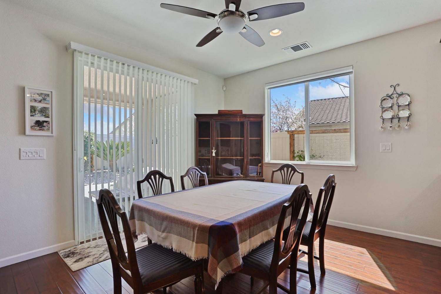 Detail Gallery Image 16 of 70 For 1588 Arbor Brook Dr, Manteca,  CA 95336 - 3 Beds | 2 Baths