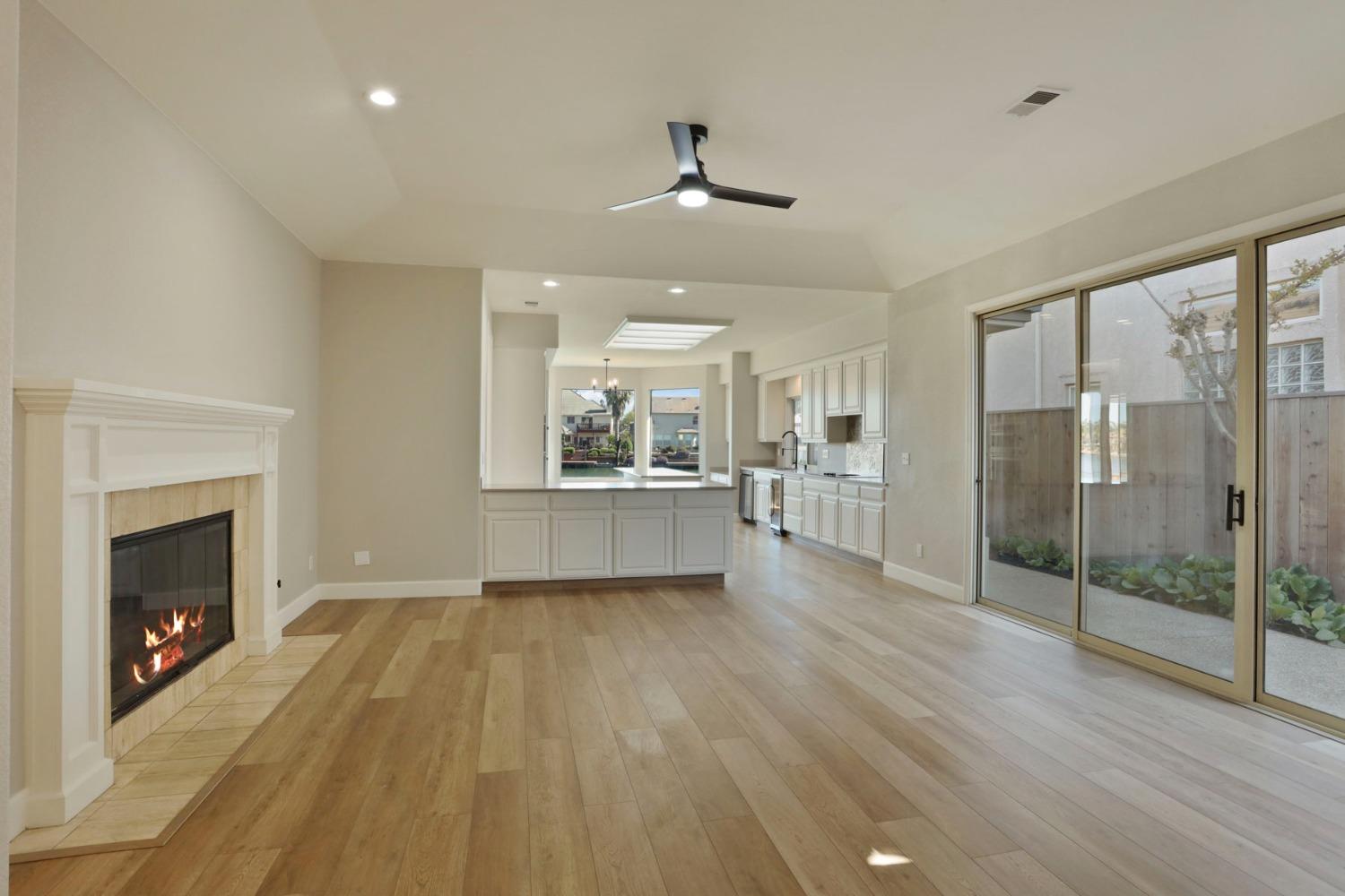 Detail Gallery Image 17 of 75 For 4829 Bridgewater Cir, Stockton,  CA 95219 - 3 Beds | 3 Baths