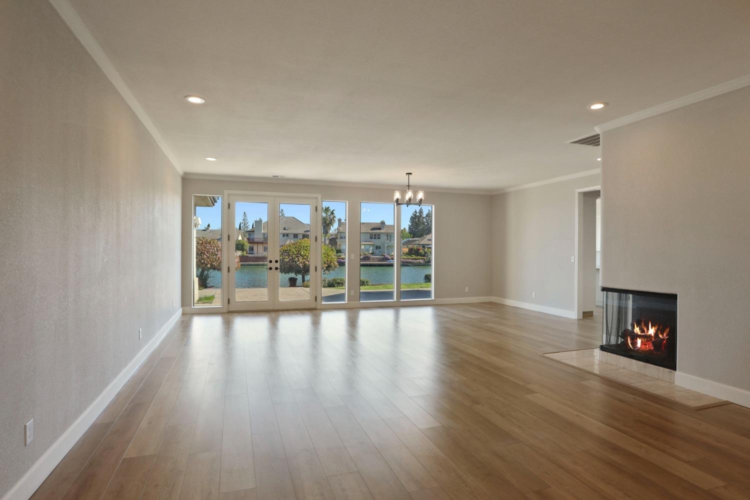 Detail Gallery Image 9 of 75 For 4829 Bridgewater Cir, Stockton,  CA 95219 - 3 Beds | 3 Baths