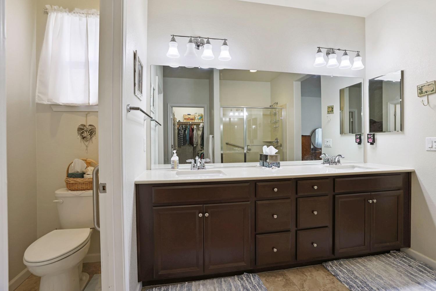 Detail Gallery Image 33 of 70 For 1588 Arbor Brook Dr, Manteca,  CA 95336 - 3 Beds | 2 Baths