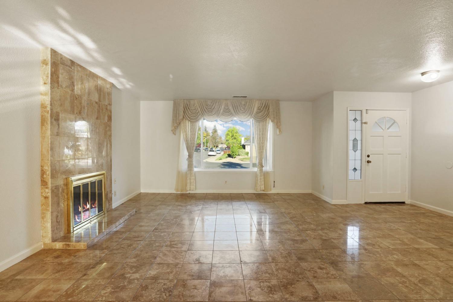 Detail Gallery Image 9 of 67 For 3755 Hatchers Cir, Stockton,  CA 95219 - 4 Beds | 3/1 Baths