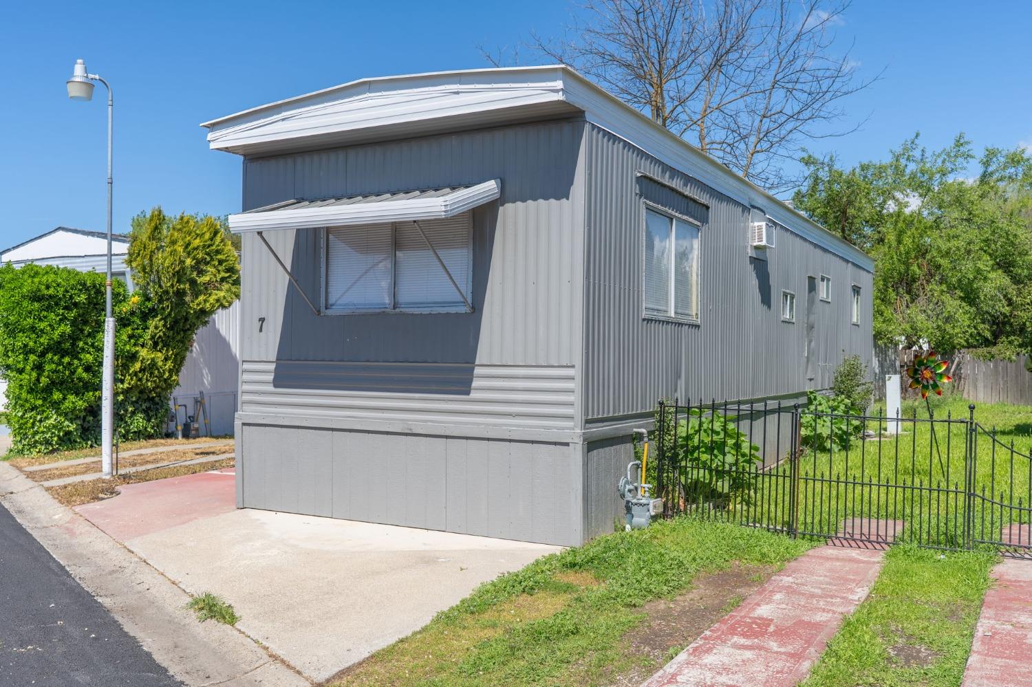 Detail Gallery Image 2 of 16 For 5835 Cherokee Rd 7, Stockton,  CA 95215 - 1 Beds | 1 Baths