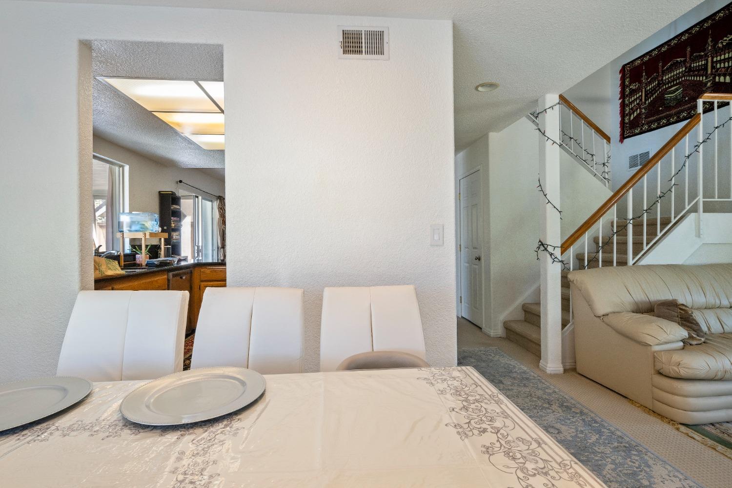 Detail Gallery Image 14 of 76 For 4449 Norocco Cir, Fremont,  CA 94555 - 4 Beds | 2/1 Baths