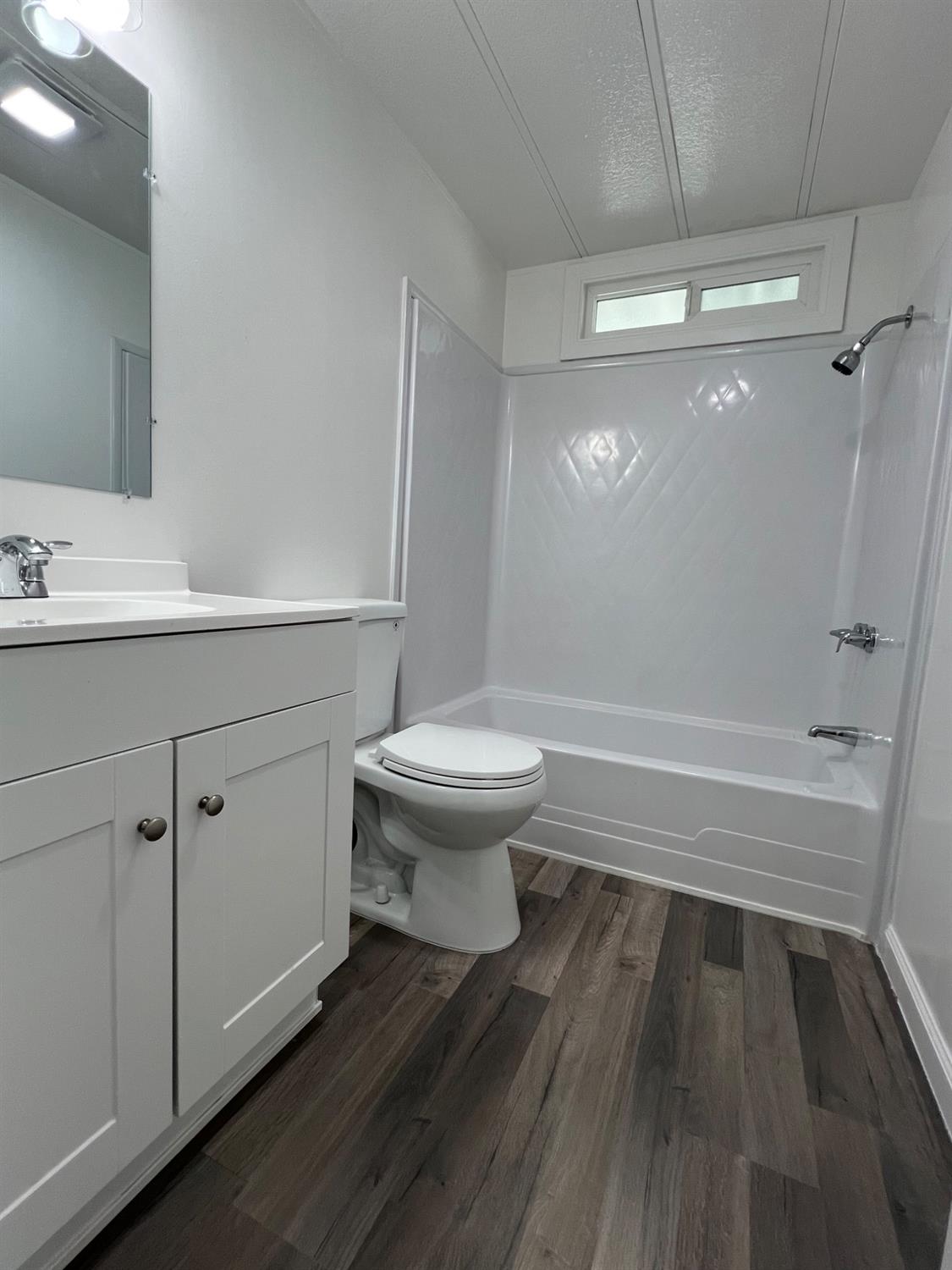 Detail Gallery Image 10 of 17 For 5901 Newbrook Cir 112, Riverbank,  CA 95367 - 3 Beds | 2 Baths