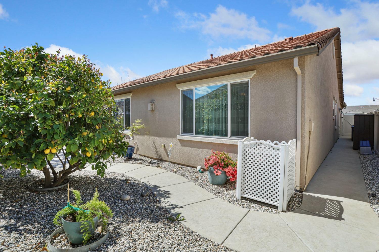 Detail Gallery Image 42 of 70 For 1588 Arbor Brook Dr, Manteca,  CA 95336 - 3 Beds | 2 Baths