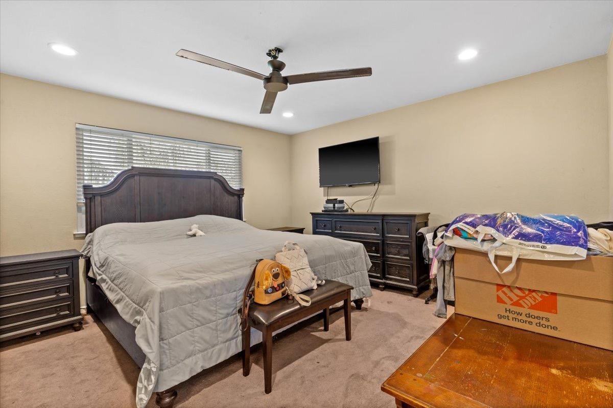 Detail Gallery Image 12 of 26 For 4307 Suzanne Dr, Pittsburg,  CA 94565 - 5 Beds | 3 Baths