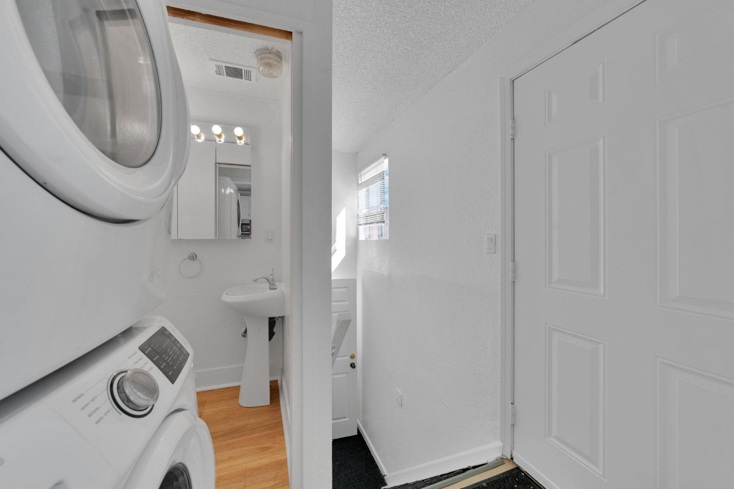 Detail Gallery Image 36 of 84 For 915 30th, Sacramento,  CA 95816 - 5 Beds | 2 Baths