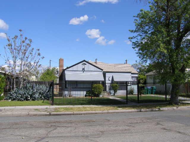 Detail Gallery Image 1 of 16 For 1912 S Sutter St, Stockton,  CA 95206 - 2 Beds | 1 Baths