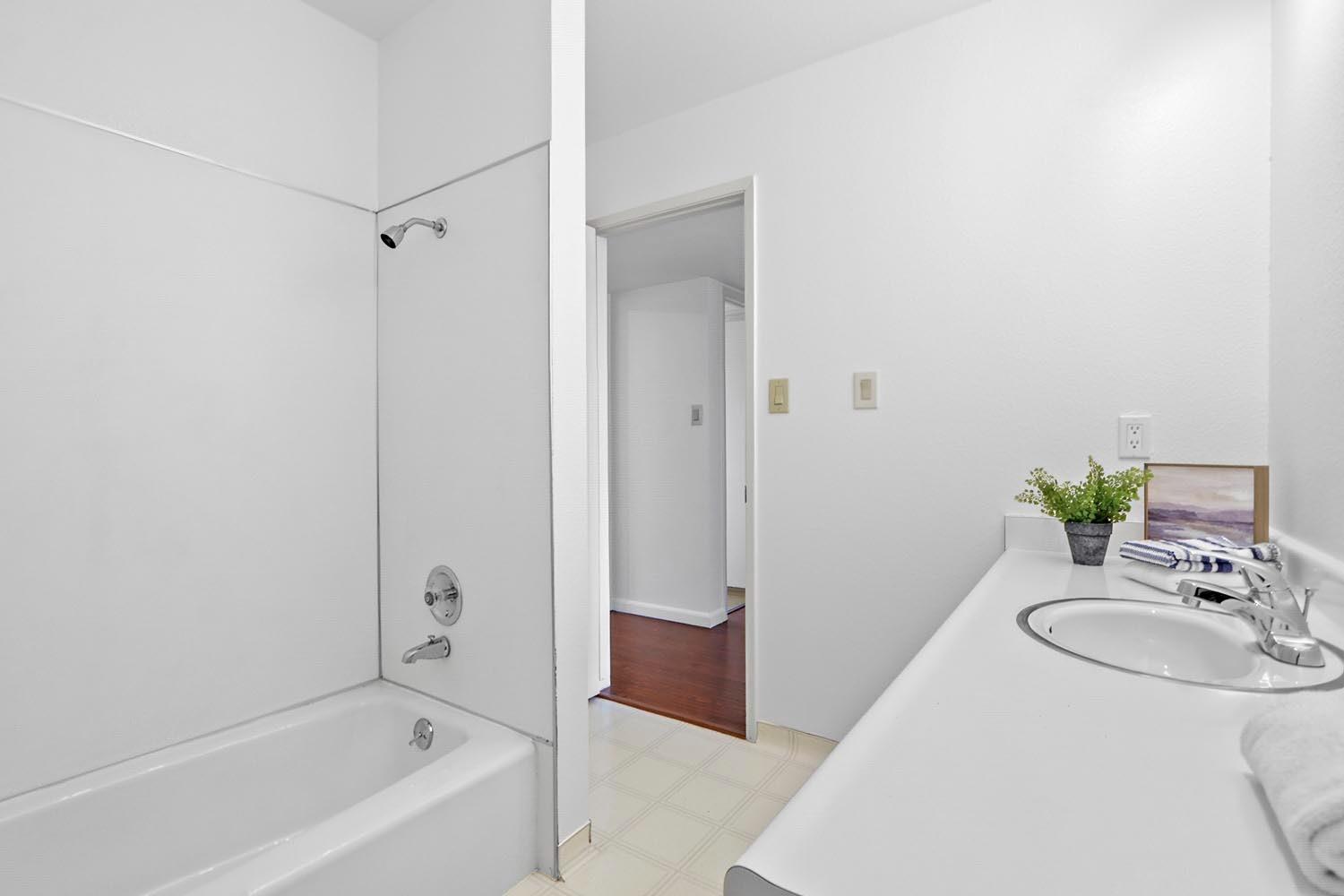 Detail Gallery Image 43 of 52 For 6392 Gloria Dr, Sacramento,  CA 95831 - 3 Beds | 2 Baths