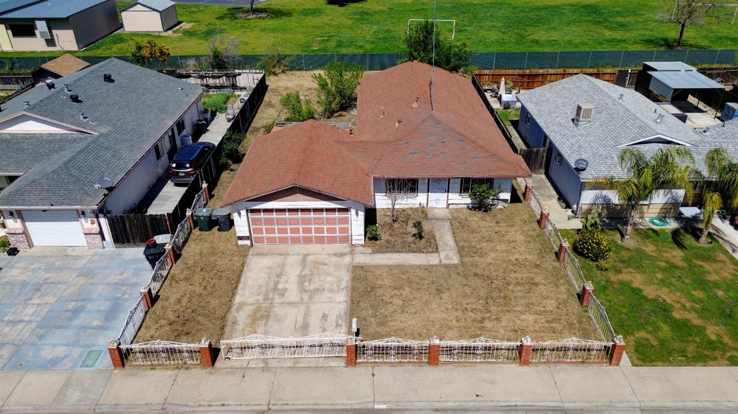 Detail Gallery Image 1 of 1 For 1757 Hickory Ave, Livingston,  CA 95334 - 3 Beds | 2 Baths