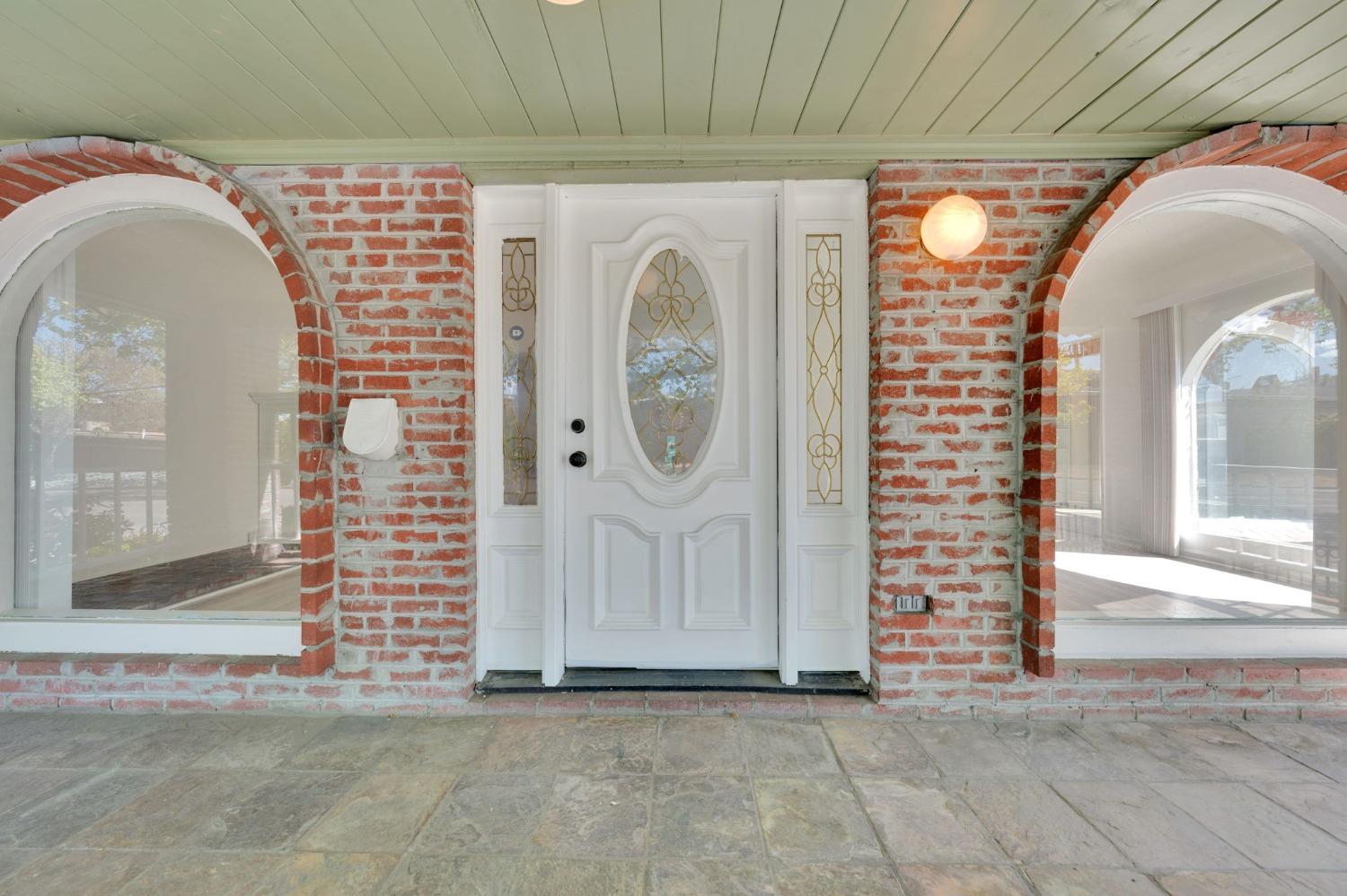 Detail Gallery Image 11 of 84 For 915 30th, Sacramento,  CA 95816 - 5 Beds | 2 Baths
