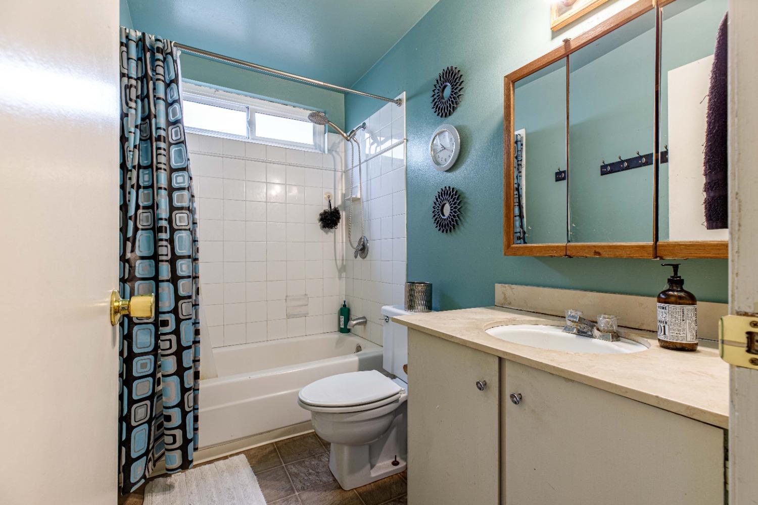 Detail Gallery Image 17 of 40 For 358 Conestoga Way, San Jose,  CA 95123 - 4 Beds | 2 Baths