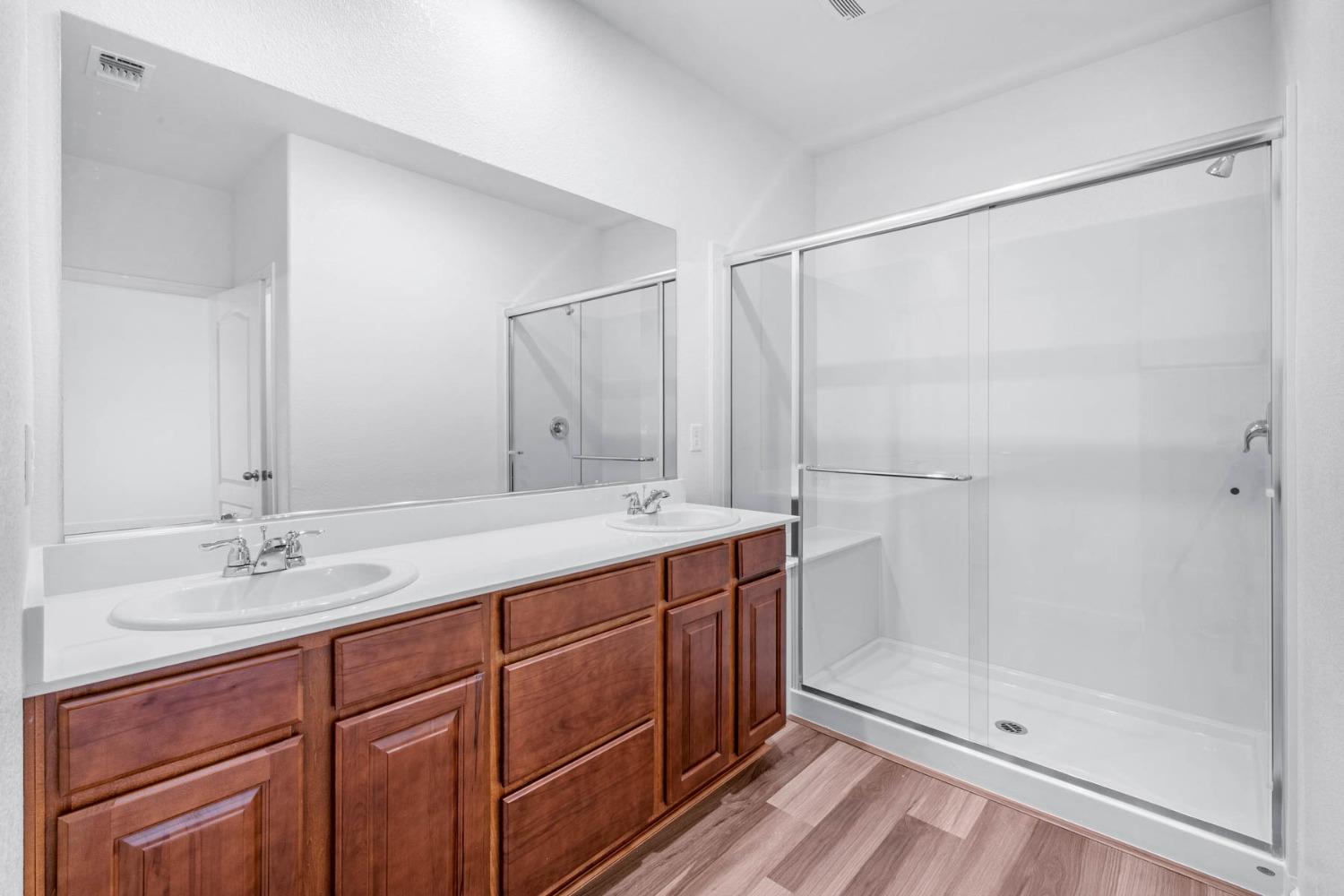 Detail Gallery Image 8 of 12 For 6361 Hogan Way, Linda,  CA 95901 - 4 Beds | 2 Baths