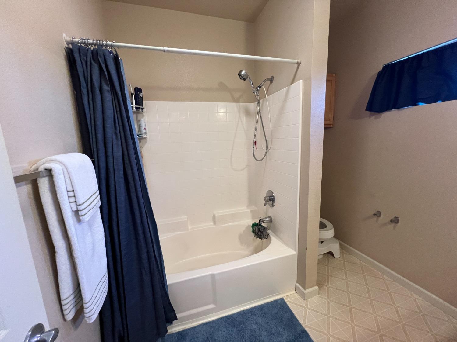 Photo #9: 225040022 Listing: Photo #9