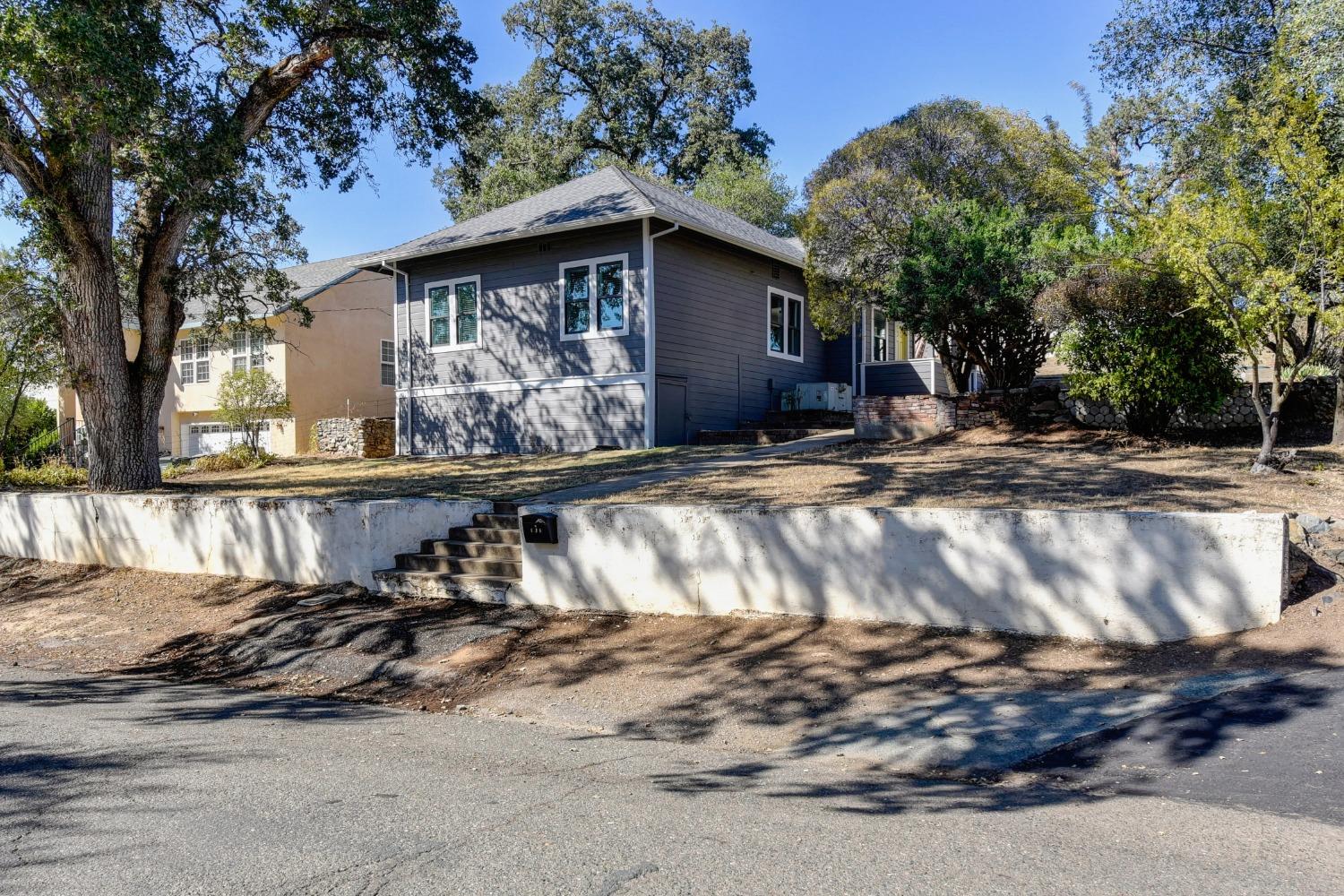 Detail Gallery Image 2 of 70 For 416 Broadway, Jackson,  CA 95642 - 3 Beds | 2 Baths