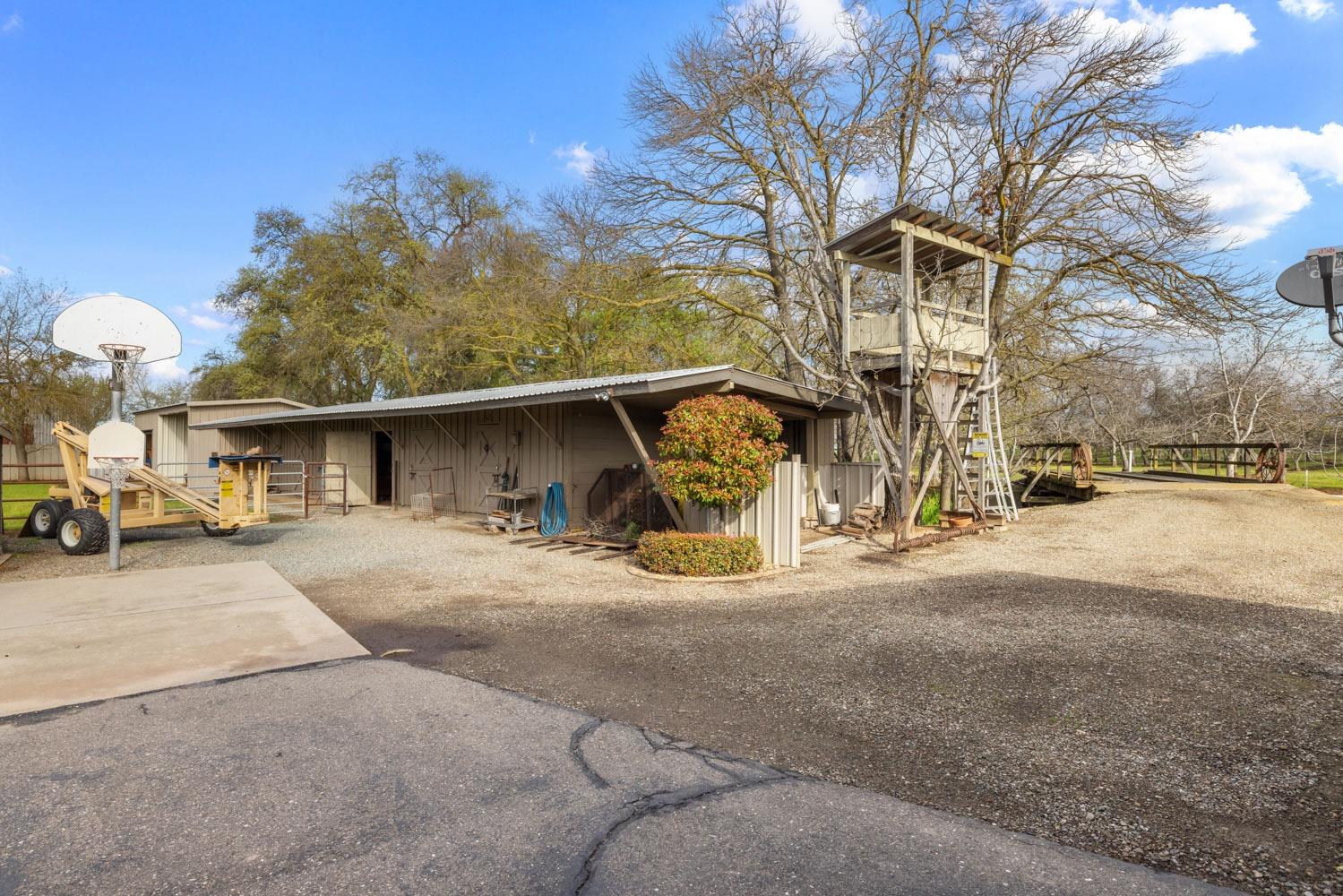 Detail Gallery Image 51 of 61 For 19909 E Comstock Road, Linden,  CA 95236 - 3 Beds | 3 Baths