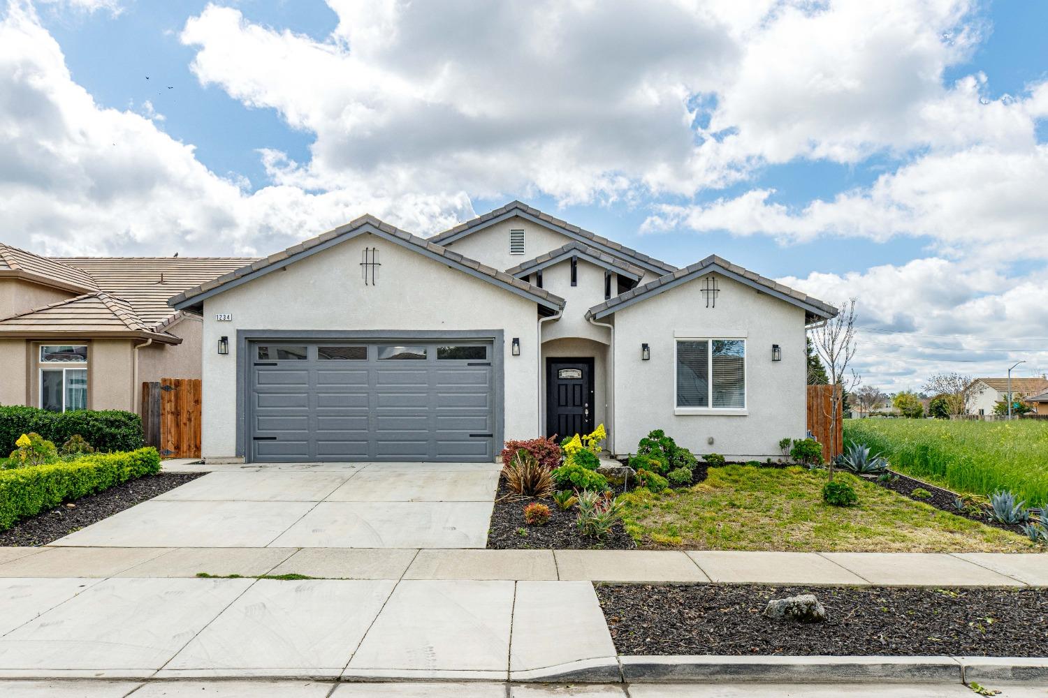 Detail Gallery Image 1 of 41 For 1234 Wildcat Dr, Merced,  CA 95348 - 4 Beds | 2 Baths