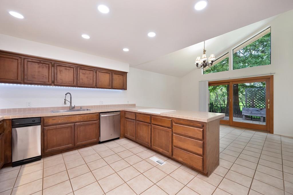 Detail Gallery Image 34 of 57 For 6804 Domingo Dr, Rancho Murieta,  CA 95683 - 2 Beds | 2 Baths