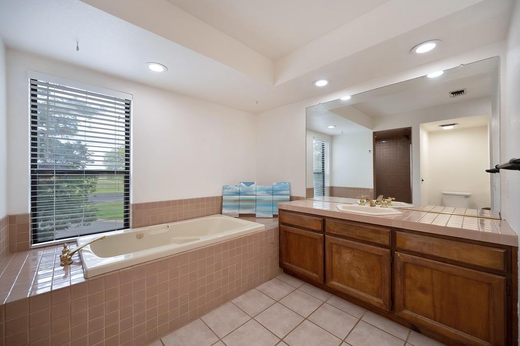 Detail Gallery Image 19 of 57 For 6804 Domingo Dr, Rancho Murieta,  CA 95683 - 2 Beds | 2 Baths