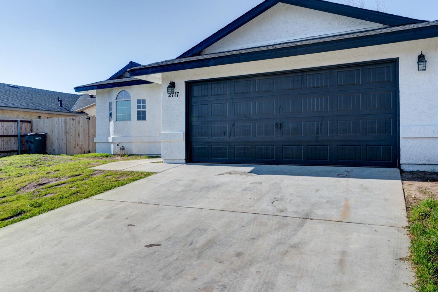 Detail Gallery Image 2 of 40 For 2717 Cowden Ave, Merced,  CA 95348 - 3 Beds | 2 Baths