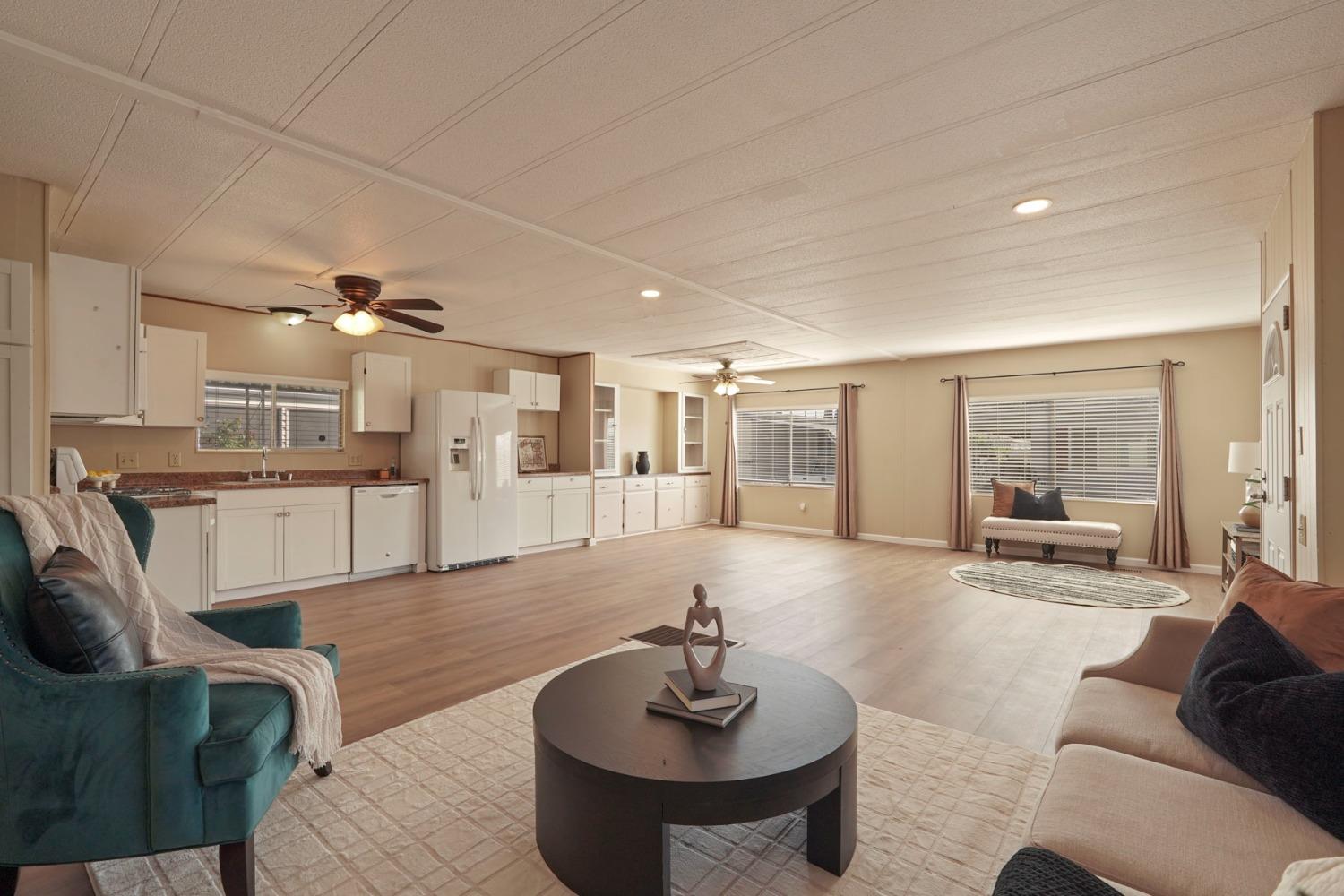 Detail Gallery Image 11 of 44 For 216 San Juan Dr, Lodi,  CA 95240 - 3 Beds | 2 Baths