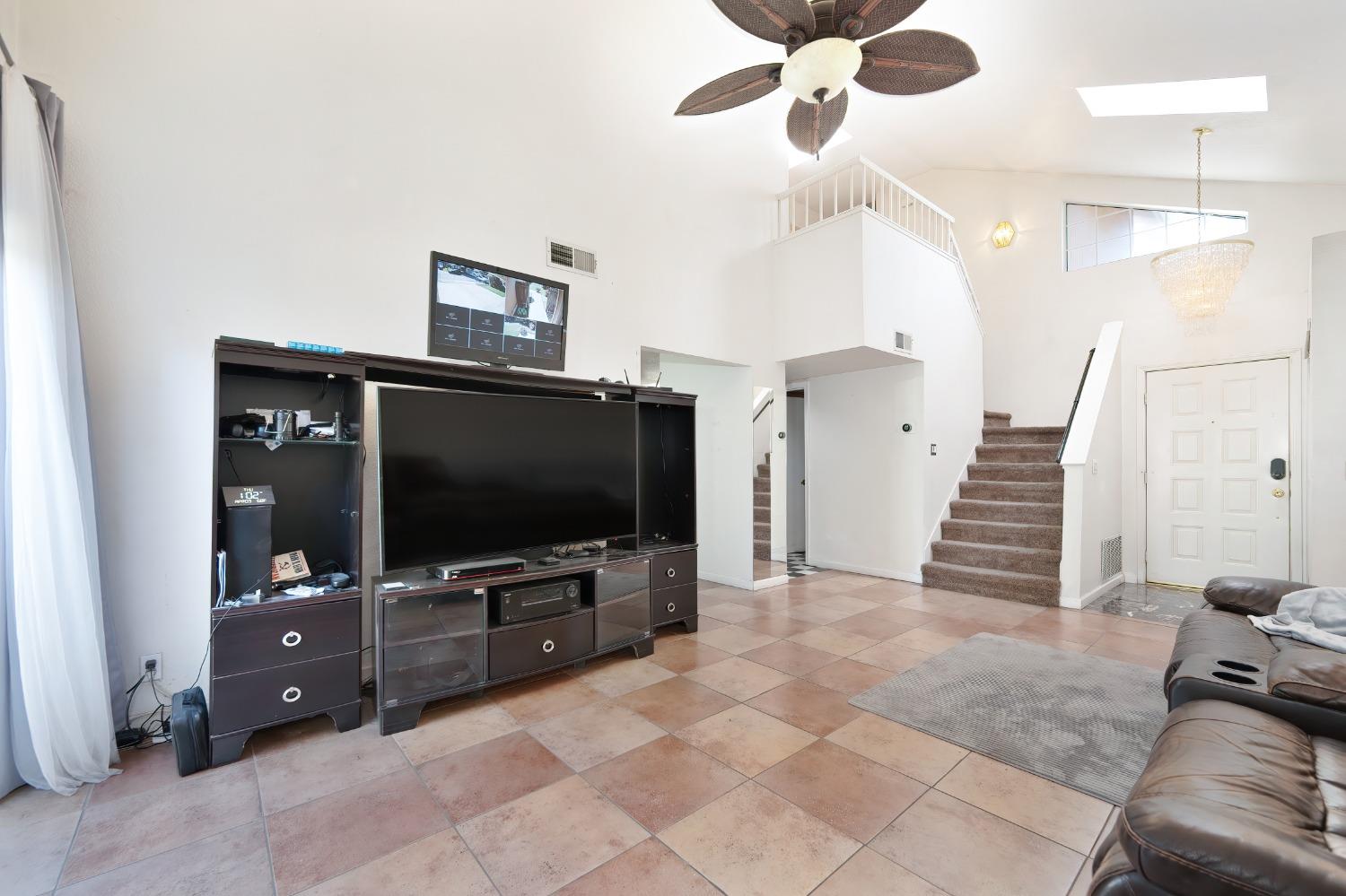 Fallon Woods Way, Rio Linda, California image 8