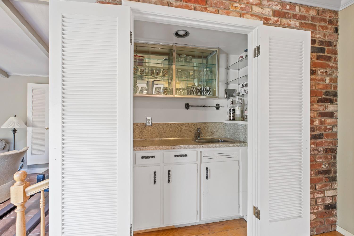Detail Gallery Image 19 of 44 For 402 Northwood Dr, Modesto,  CA 95350 - 3 Beds | 2/1 Baths