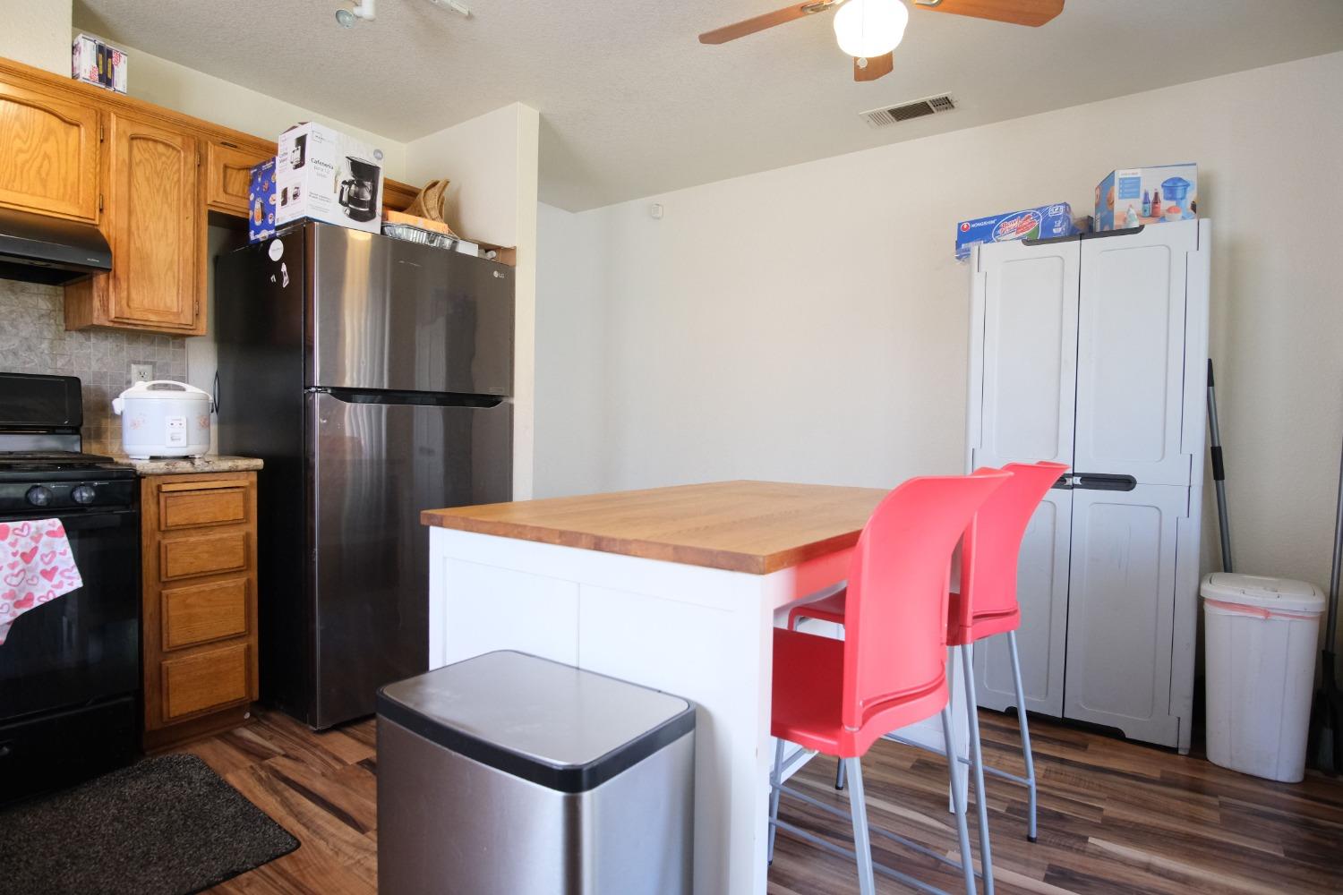 Detail Gallery Image 19 of 19 For 2284 Dry Creek Way, Stockton,  CA 95206 - 3 Beds | 2 Baths
