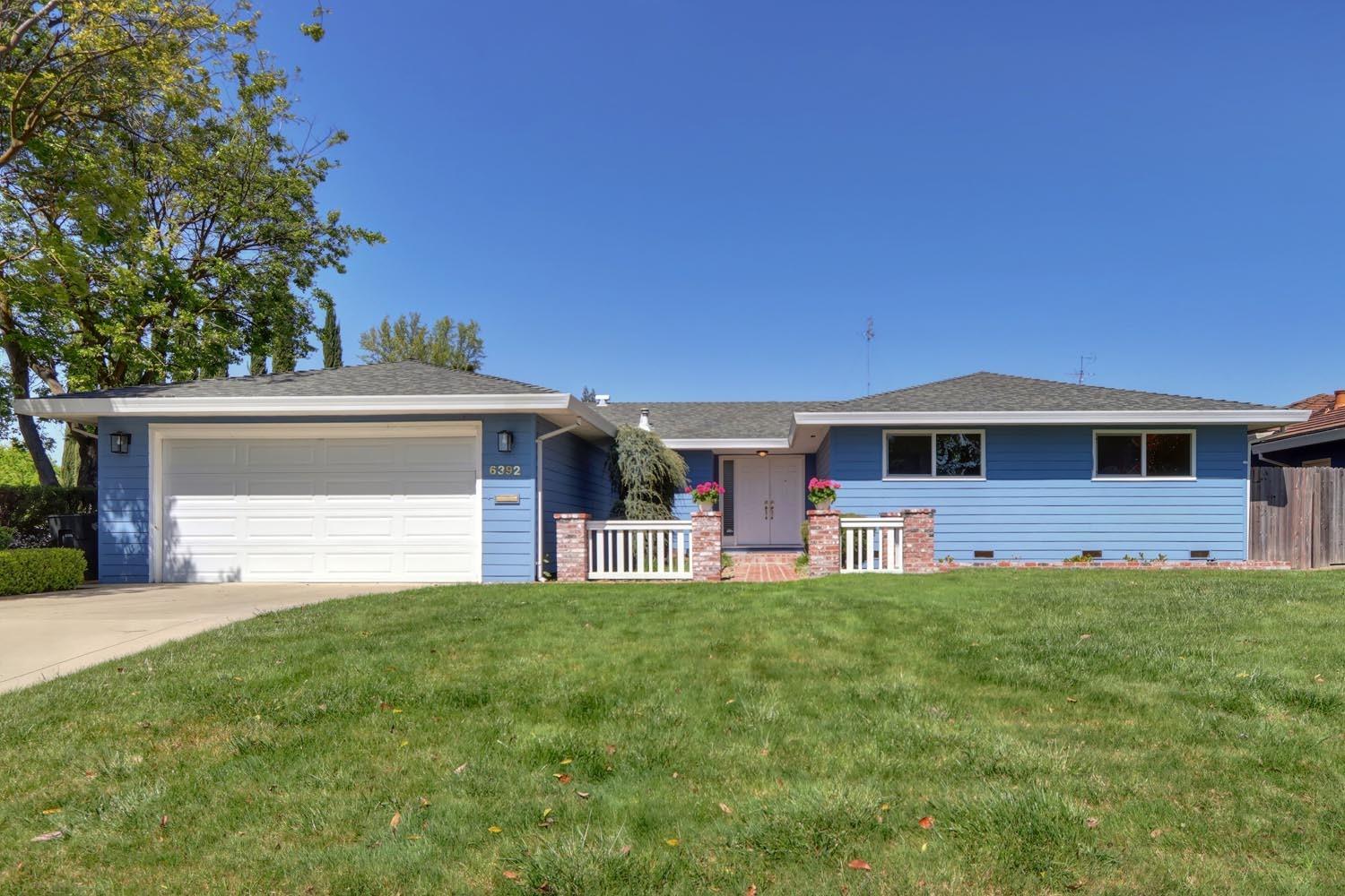 Detail Gallery Image 1 of 52 For 6392 Gloria Dr, Sacramento,  CA 95831 - 3 Beds | 2 Baths