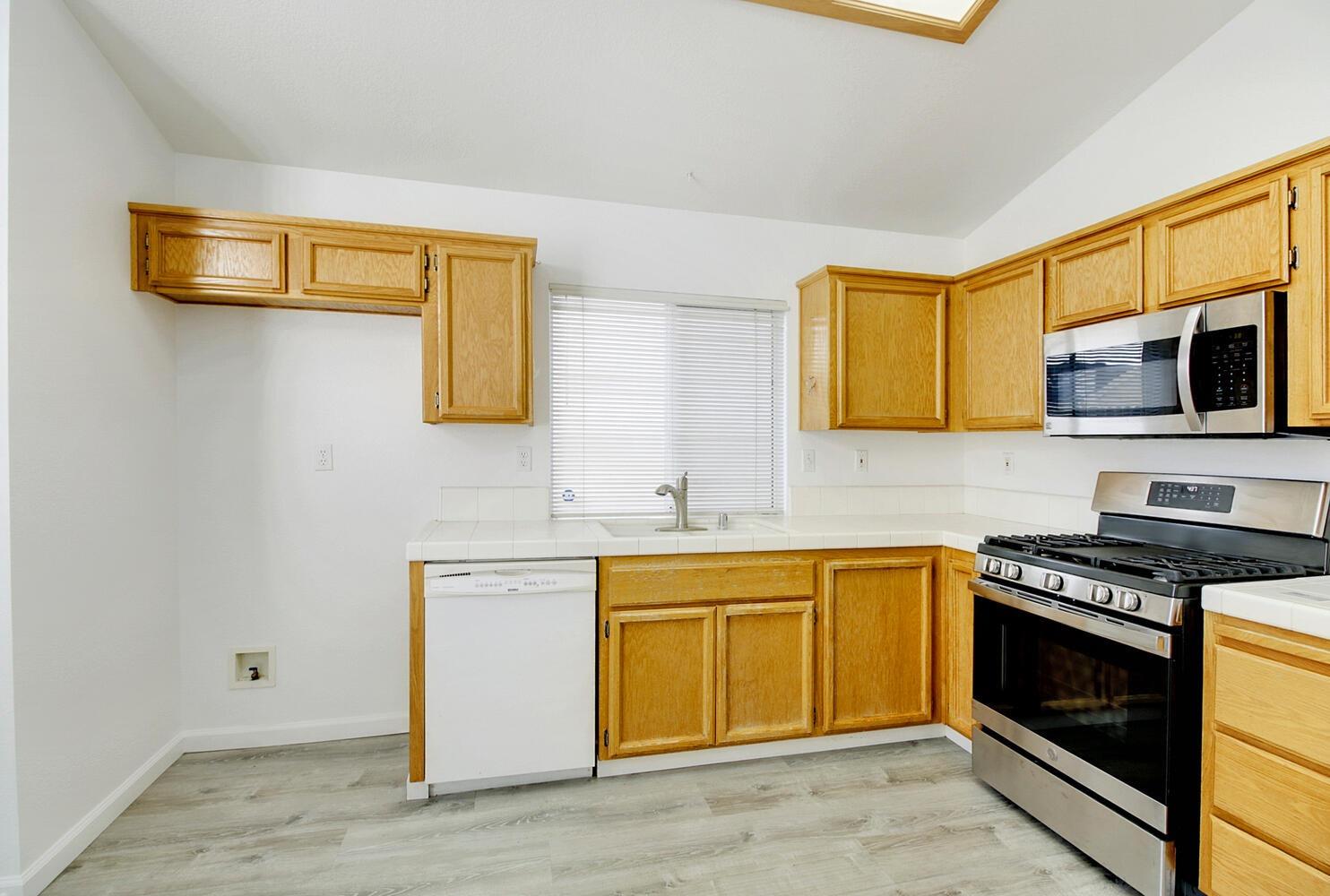 Detail Gallery Image 12 of 40 For 980 Huston Cir, Woodland,  CA 95776 - 3 Beds | 2 Baths
