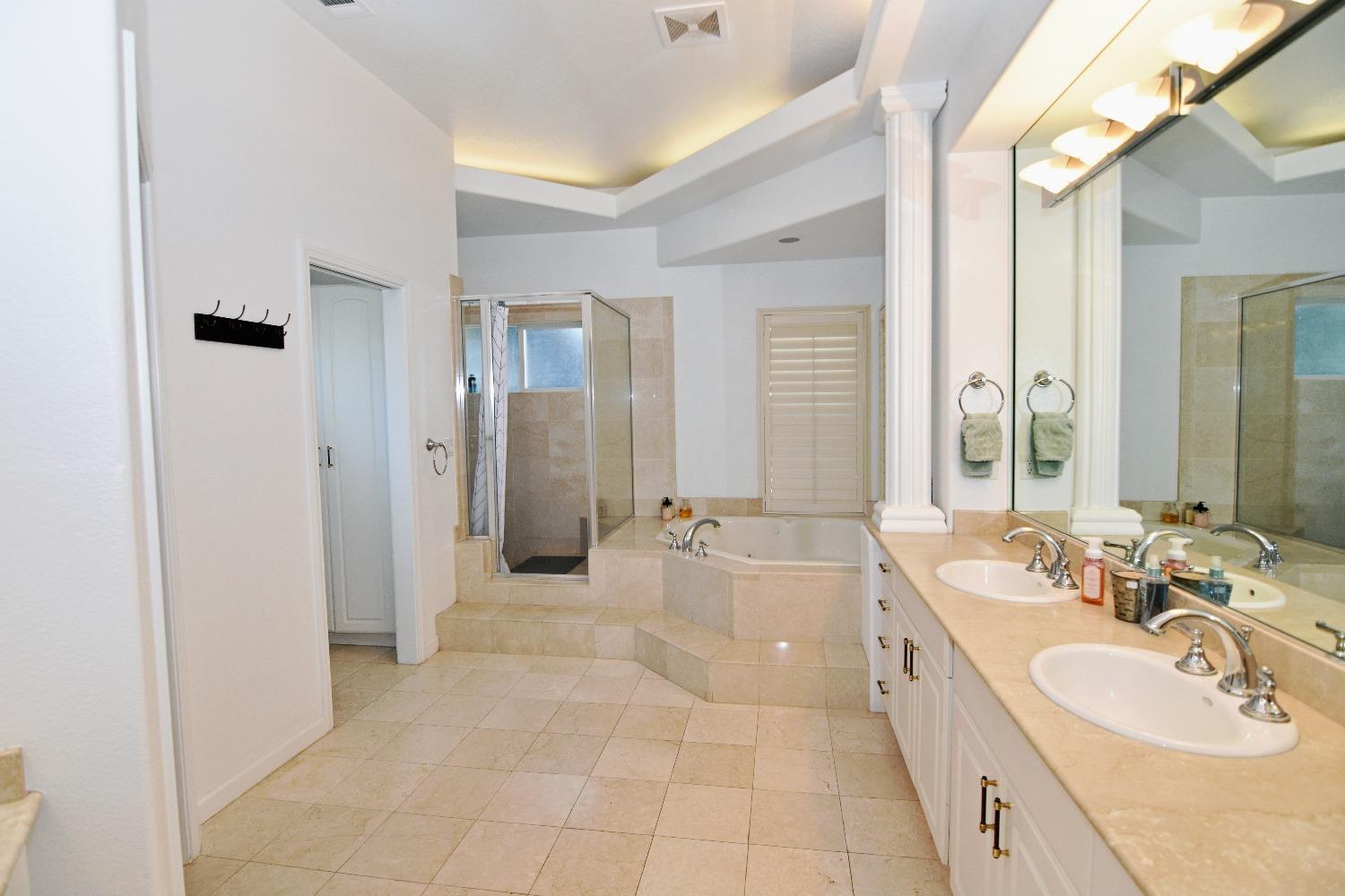 Detail Gallery Image 32 of 62 For 1945 Foxtail Ct, Turlock,  CA 95382 - 4 Beds | 3/1 Baths