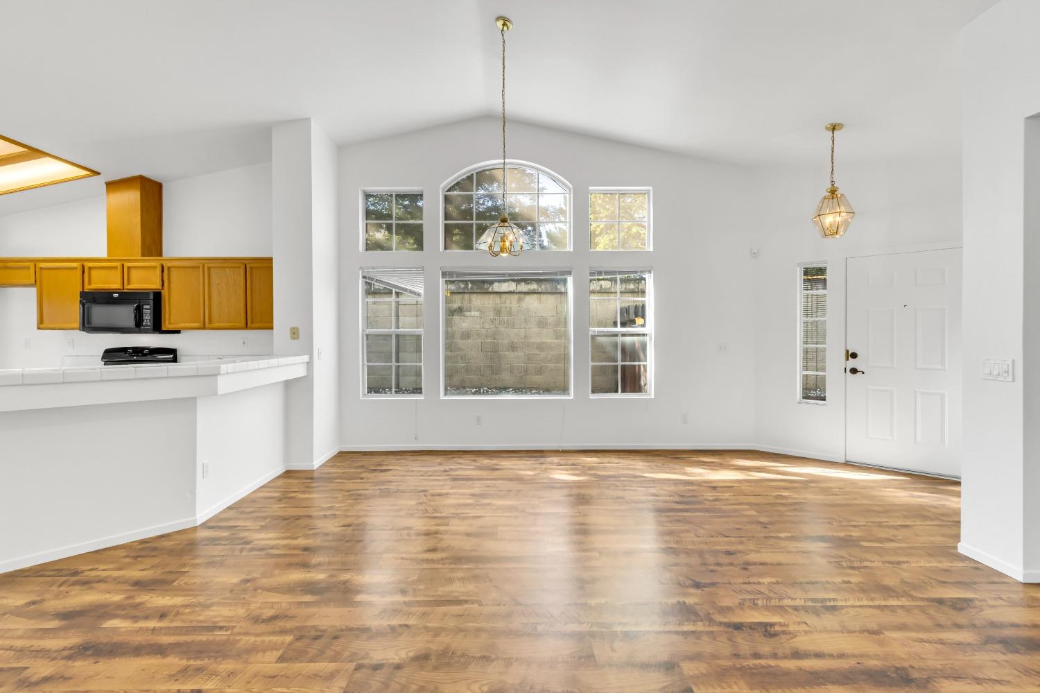 Detail Gallery Image 7 of 36 For 3729 Black Eagle Dr, Antelope,  CA 95843 - 4 Beds | 2 Baths