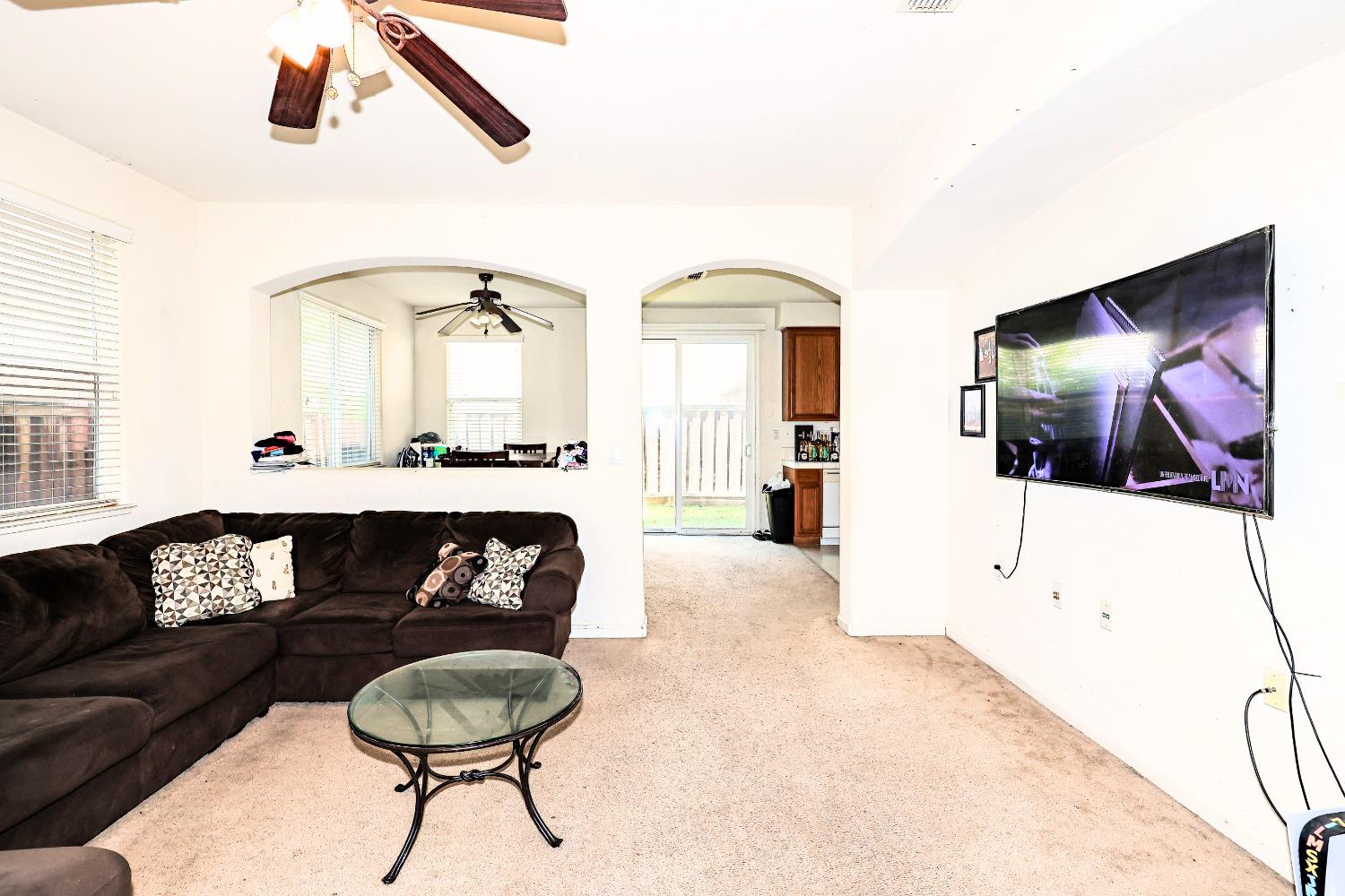 Detail Gallery Image 7 of 28 For 17385 Stone Celler Way, Lathrop,  CA 95330 - 4 Beds | 3 Baths