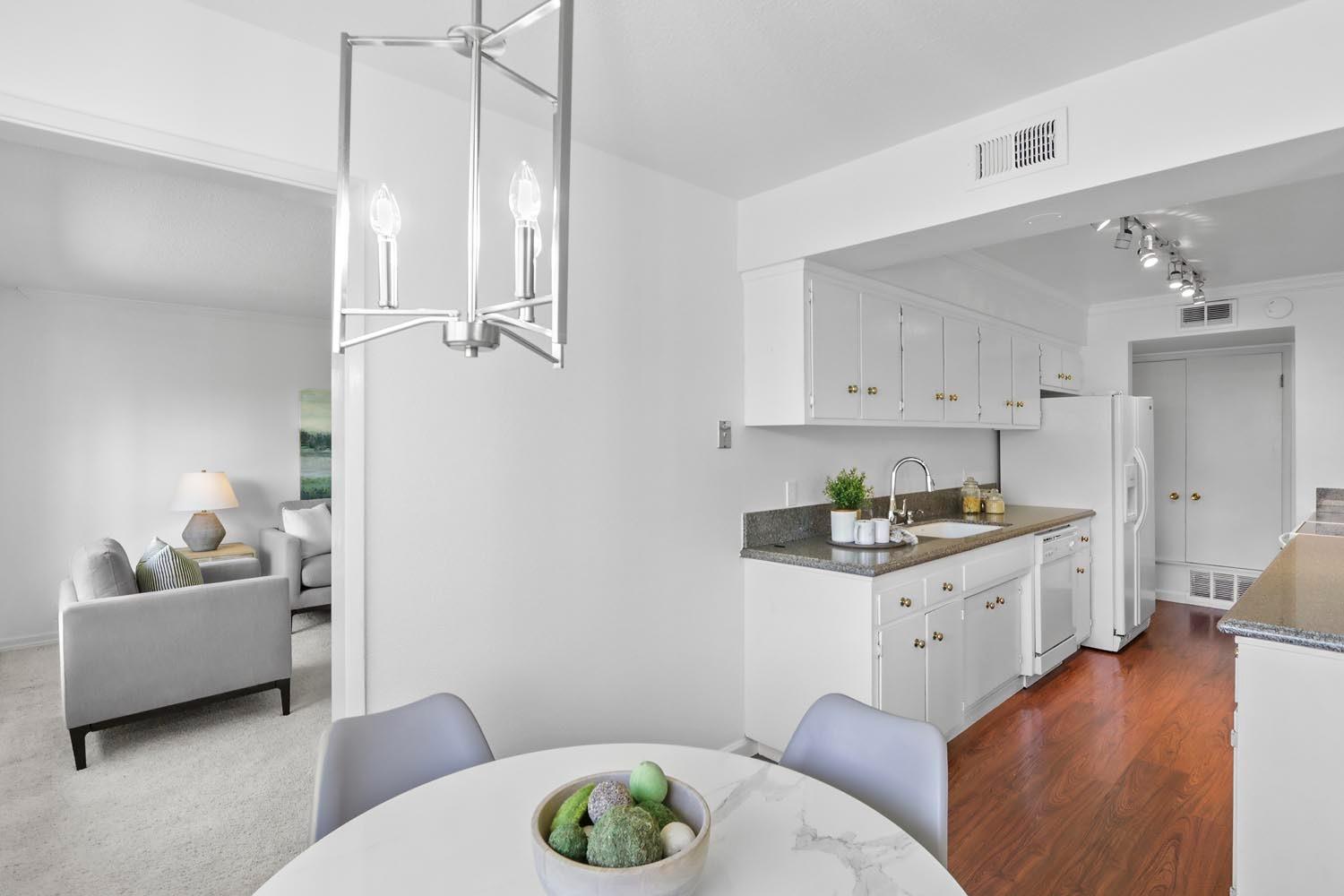Detail Gallery Image 18 of 52 For 6392 Gloria Dr, Sacramento,  CA 95831 - 3 Beds | 2 Baths