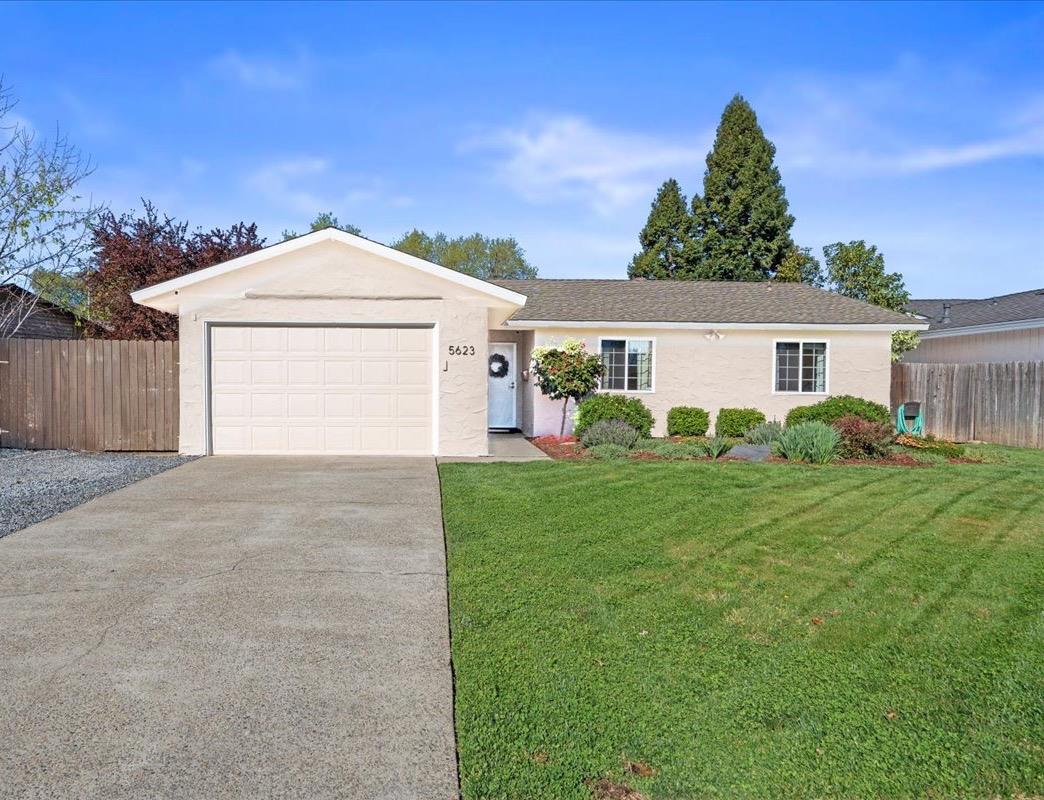 Detail Gallery Image 1 of 1 For 5623 Bretmoor Dr, Orangevale,  CA 95662 - 3 Beds | 1 Baths