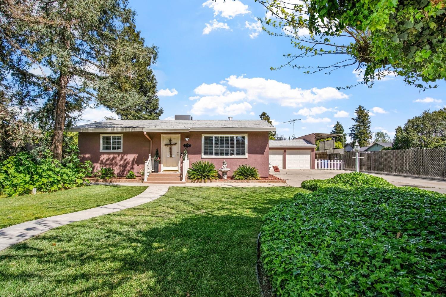Detail Gallery Image 1 of 23 For 501 Montana Ave, Turlock,  CA 95380 - 2 Beds | 1 Baths