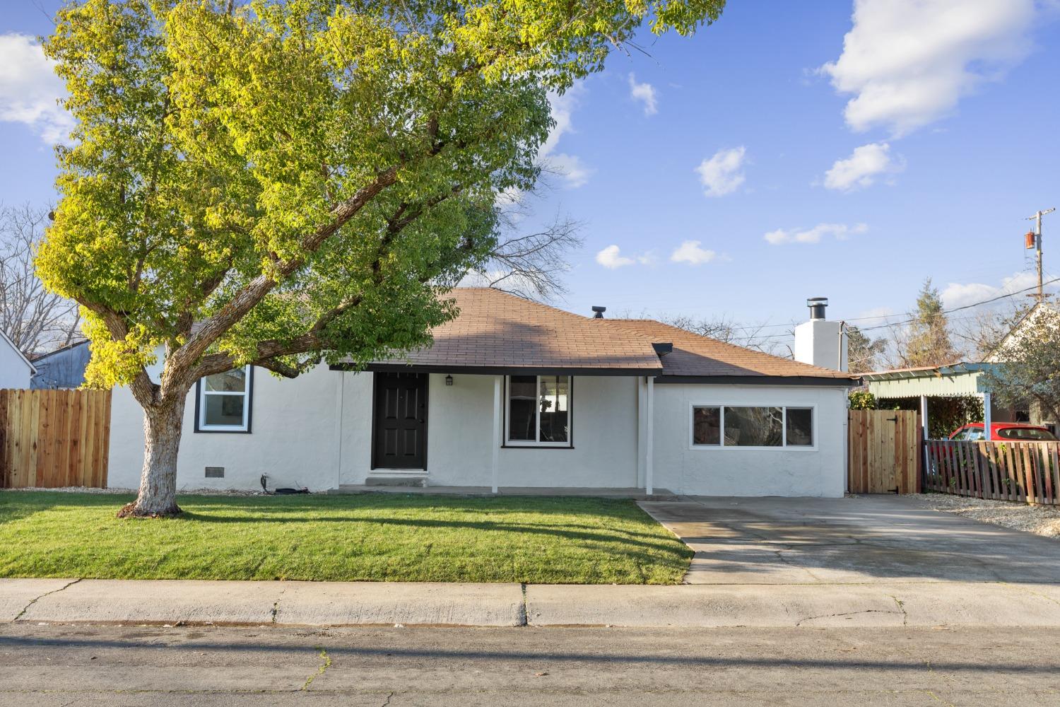 Detail Gallery Image 1 of 1 For 5221 Poplar Ave, North Highlands,  CA 95660 - 2 Beds | 1 Baths