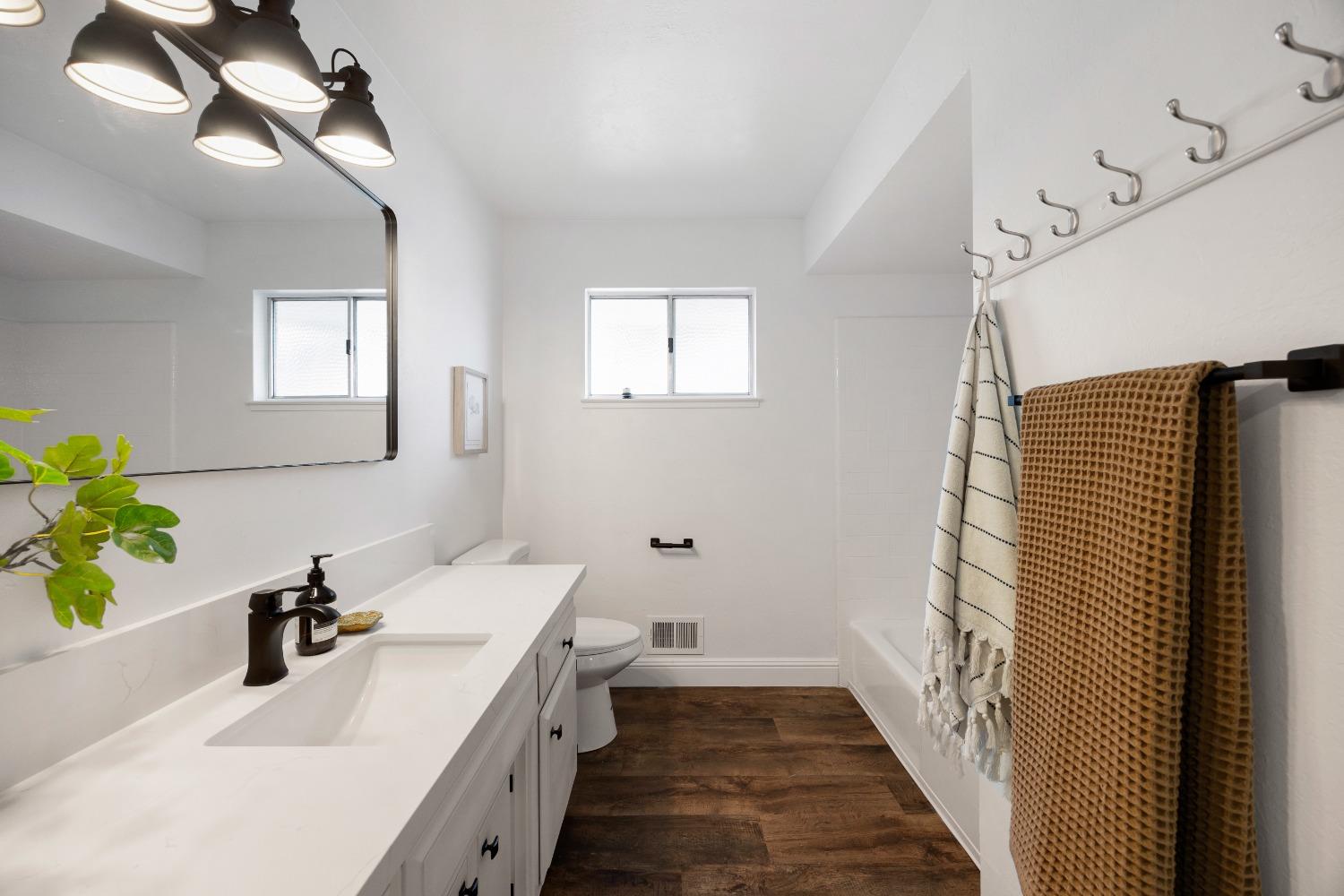 Detail Gallery Image 25 of 46 For 7382 Alma Vista Way, Sacramento,  CA 95831 - 4 Beds | 2/1 Baths