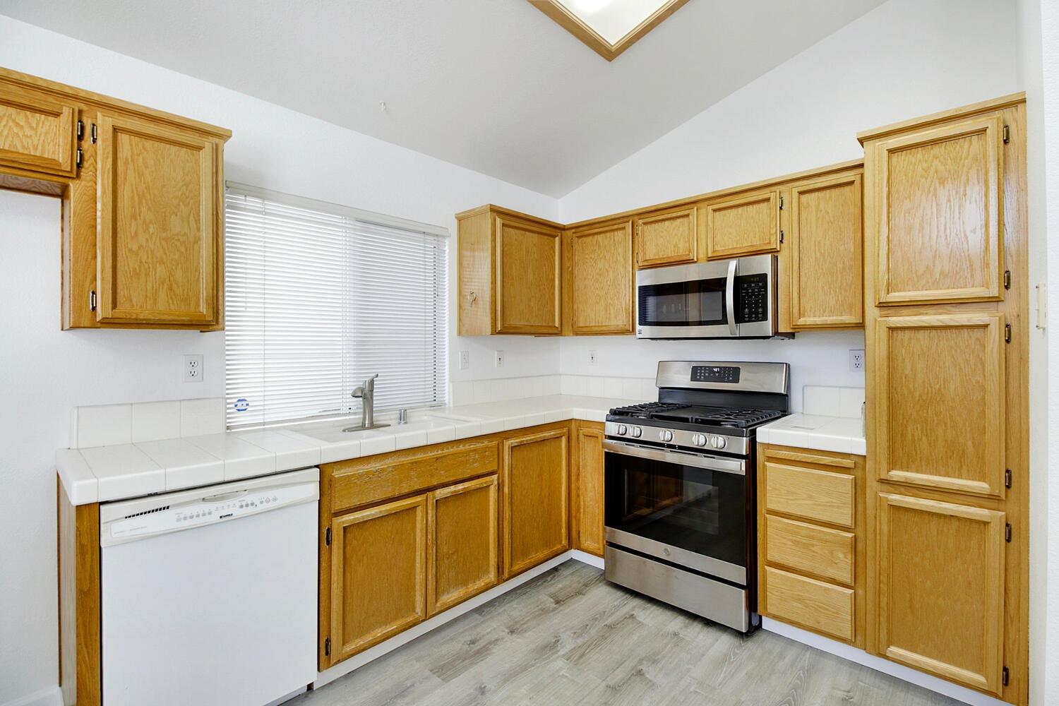Detail Gallery Image 13 of 40 For 980 Huston Cir, Woodland,  CA 95776 - 3 Beds | 2 Baths