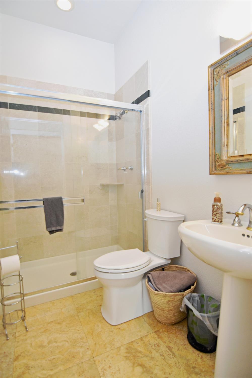 Detail Gallery Image 39 of 62 For 1945 Foxtail Ct, Turlock,  CA 95382 - 4 Beds | 3/1 Baths